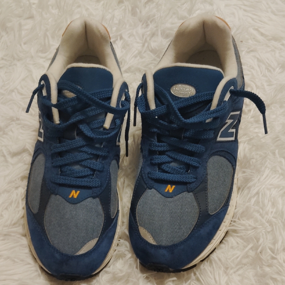 New Balance Men's Blue and Gray Sneakers
